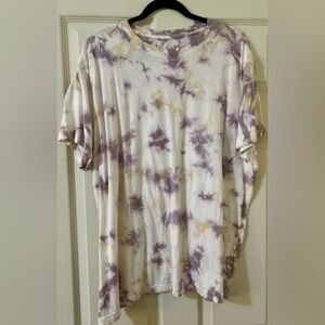 3/$15 NWOT PURPLE GOLD TIE DYE TEE NOSTALGIA CASUAL